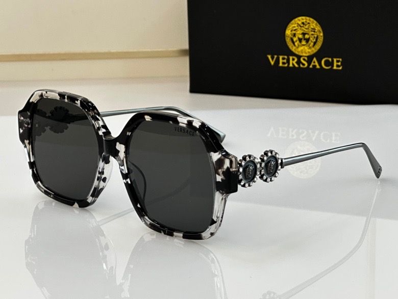 Versace Sunglass AAA 126